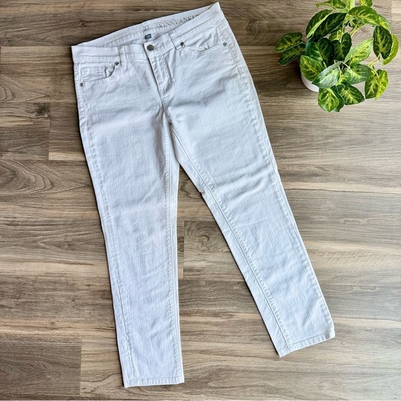 New York & Company Blue Stretch Skinny Jeans -  Sits at Waist - Size 6 - Picture 12 of 12